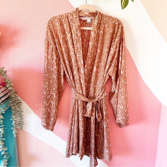 Victoria's Secret Vintage 90s Sheer Leopard Robe - Picture 1 of 10
